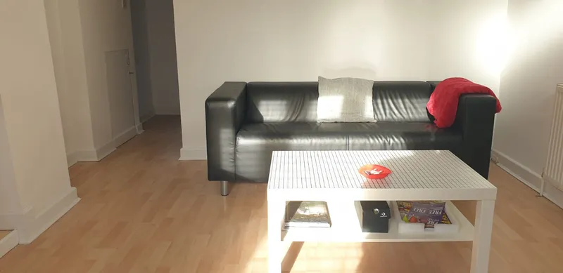 Modern 2 Bed Terraced House // AUG 2026 - Image 11